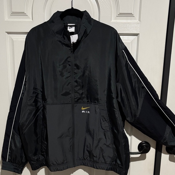 Nike Black and Gold Windbreaker Jacket - Picture 1 of 7
